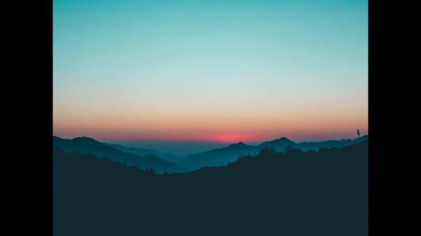 加州救援人员称，一名徒步旅行者在爬下未知的梯子后被困在峡谷中