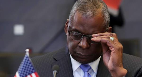 五角大楼调查劳埃德·奥斯汀的秘密医院访问